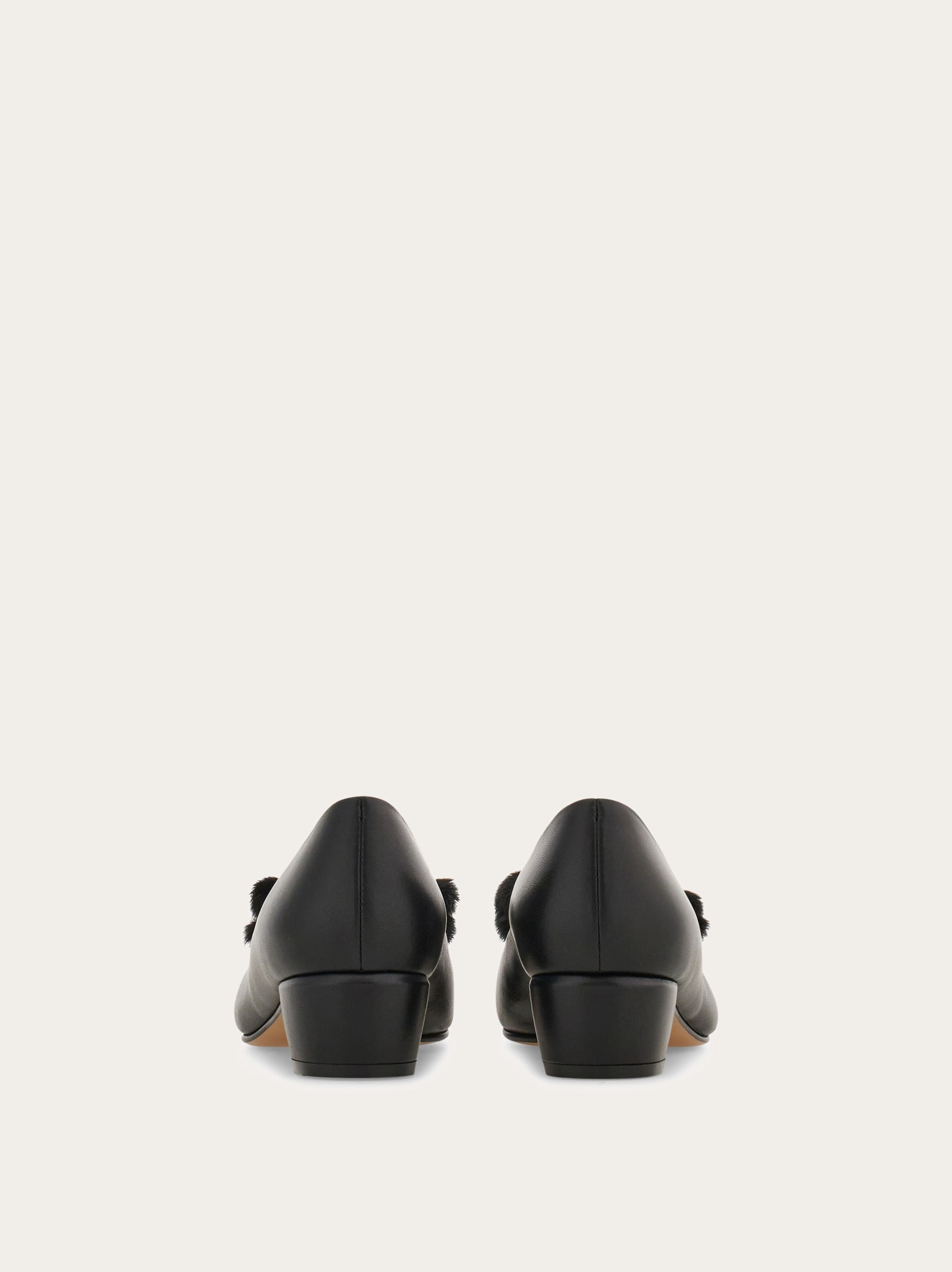 Ferragamo パンプス ヴァラ オールレザー 大きいサイズ 10 1/2 Ferragamo パンプス ヴァラ オールレザー 大きいサイズ 10 1/2