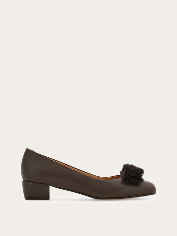 新品 未使用 正規 VERSUS 編み パンプス ヴィトン グッチ フェラガモ ヴァラ - ウィメンズ | Ferragamo