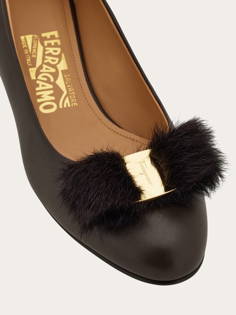 新品 未使用 正規 VERSUS 編み パンプス ヴィトン グッチ フェラガモ ヴァラ - ウィメンズ | Ferragamo