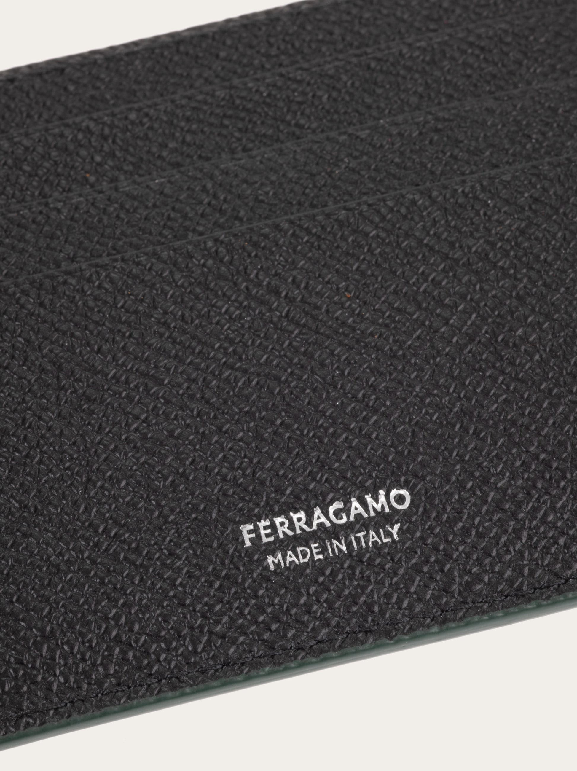【FERRAGAMO】Gancini Credit Zipper Card Holder/全国送料無料 Gancini credit card holder - Women | Ferragamo