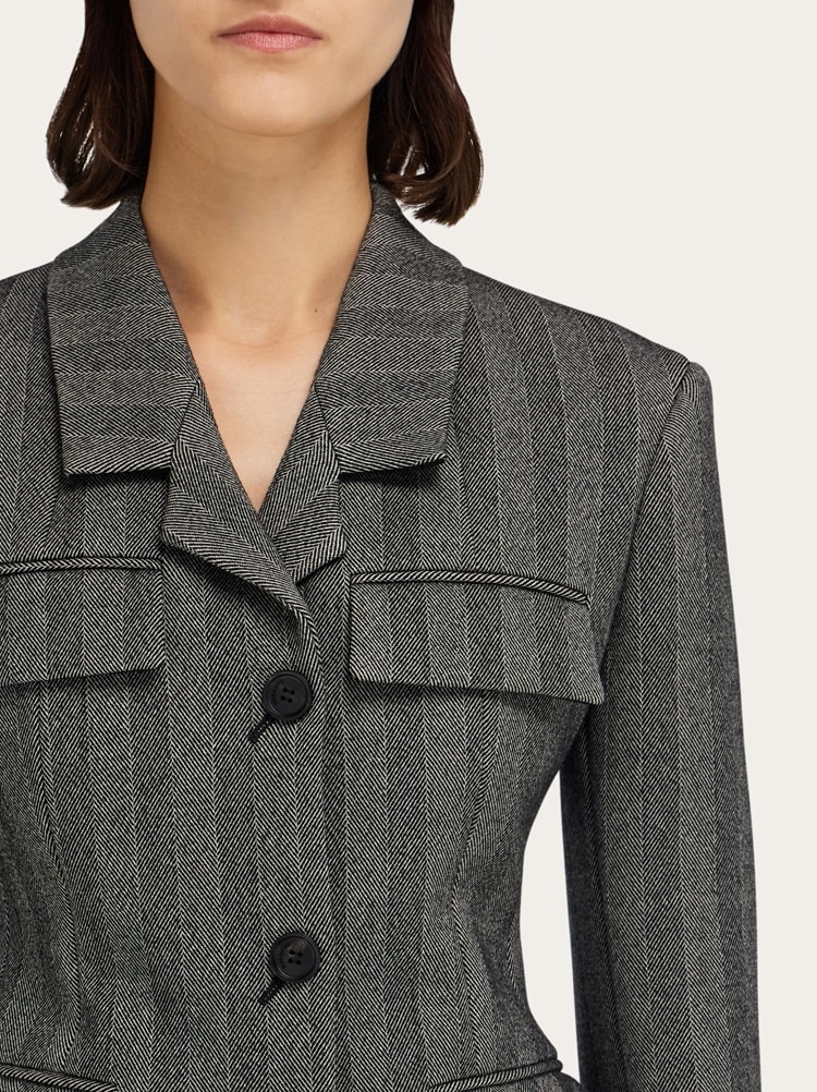 Single breasted blazer in chevron Gallery image 4