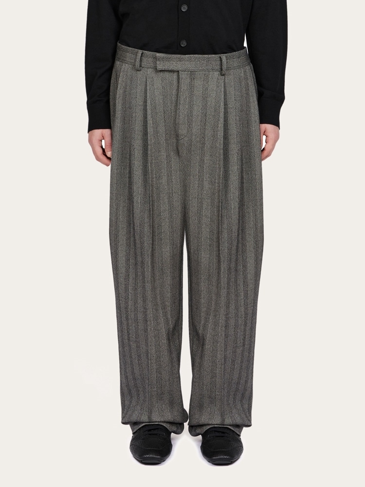 Pantalon haute couture à chevrons Gallery image 2