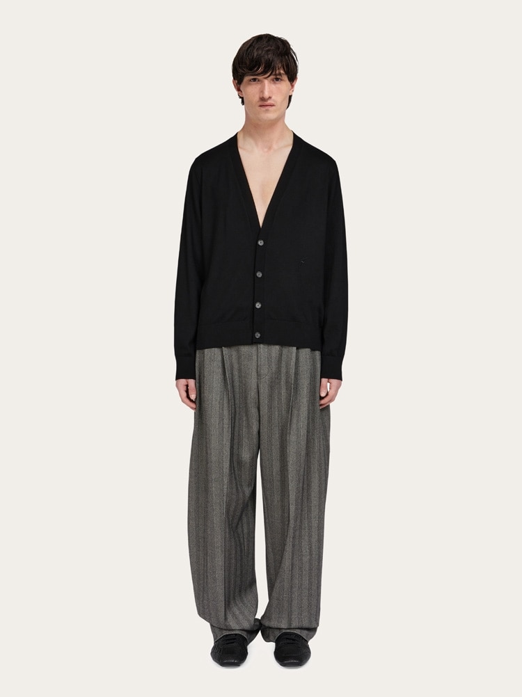 Pantalon haute couture à chevrons Gallery image 7