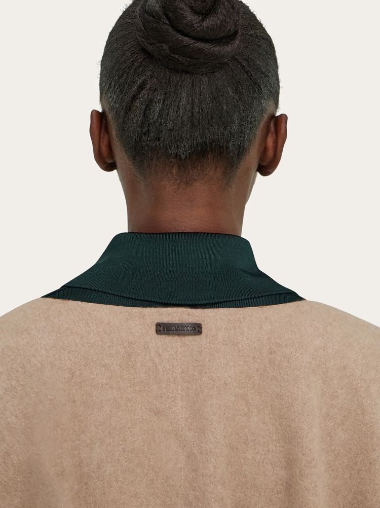 Cashmere and silk reversible cape Gallery image 4