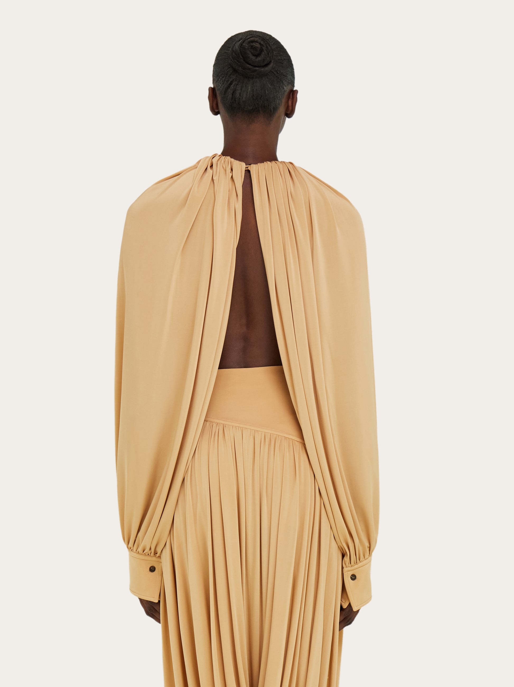 Salvatore Ferragamo シルクブラウス ゴールドベージュ L Blouse with back slit detail - Women | Ferragamo