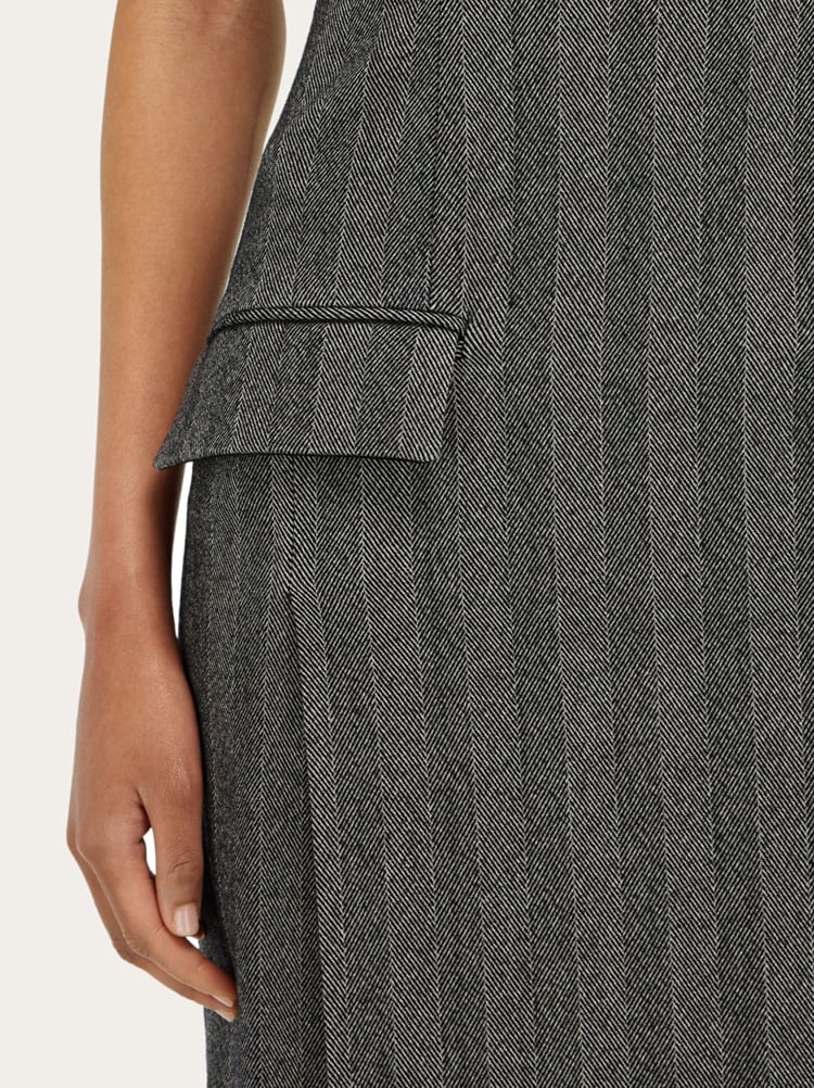 Sleeveless dress Gallery image 5