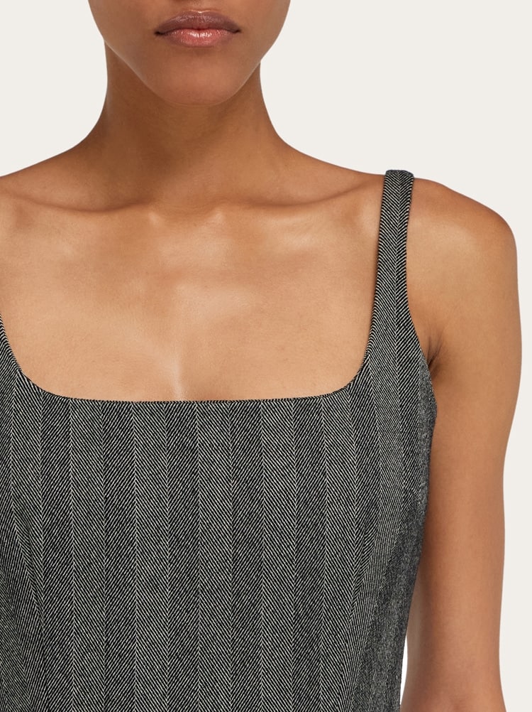 Sleeveless dress Gallery image 6