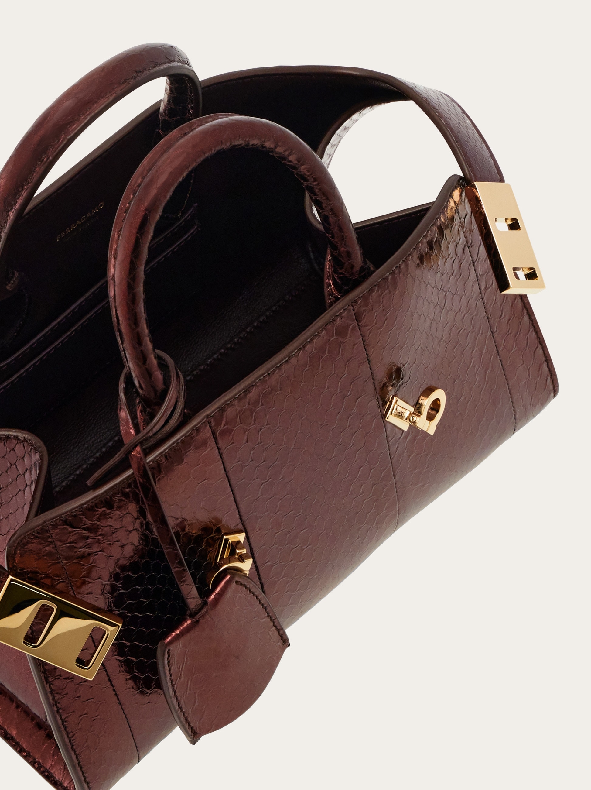 Hug handbag (XS) - Women | Ferragamo