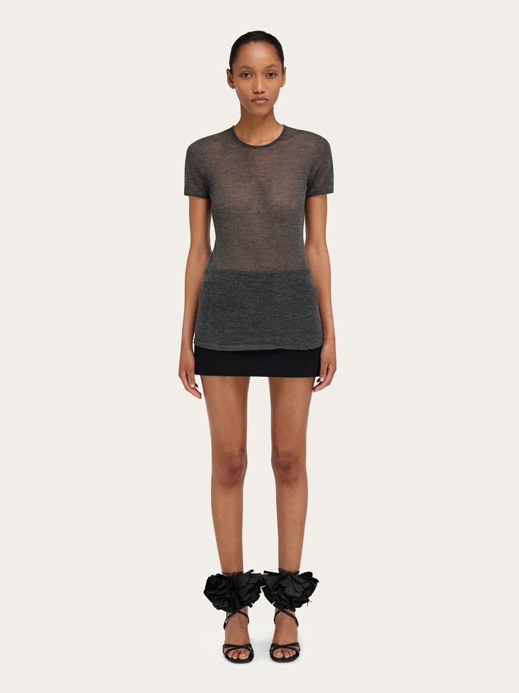 Low cut mini skirt Gallery image 6