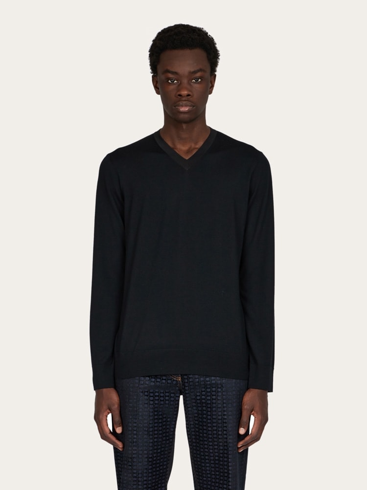 Jersey con cuello en V Gallery image 2