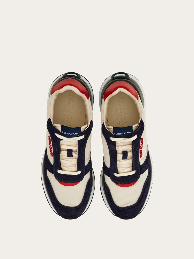 Low cut sneaker Gallery image 3