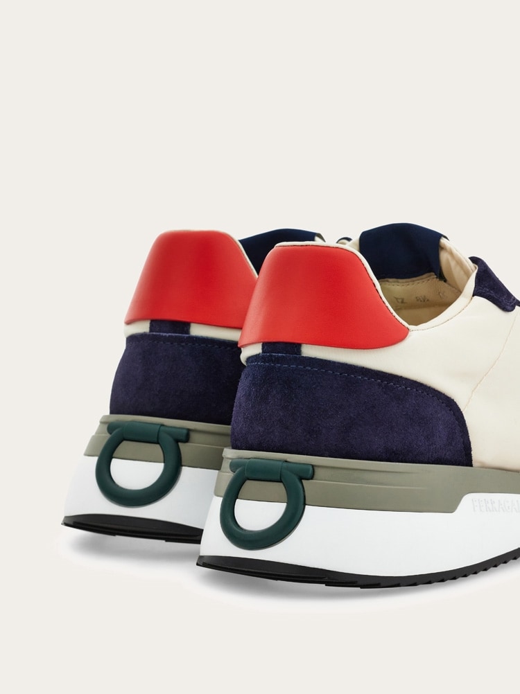 Low cut sneaker Gallery image 4