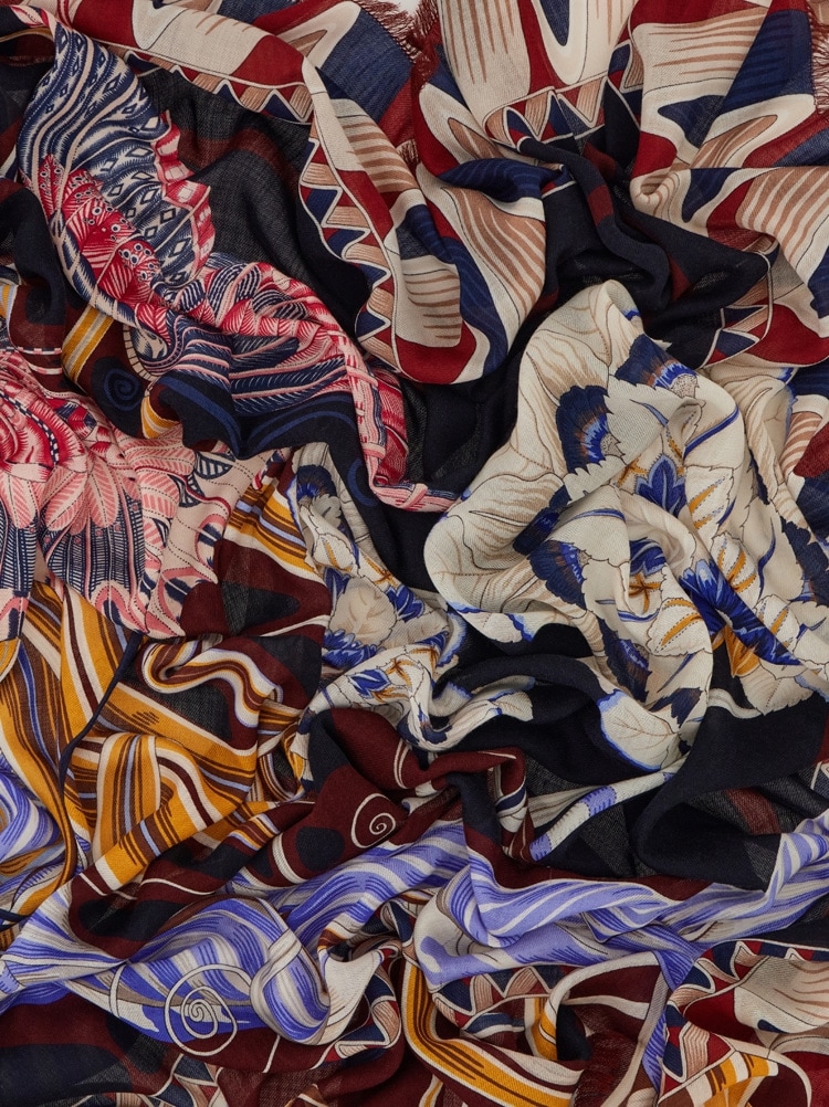 Châle imprimé Fleurs et Papillons Gallery image 4