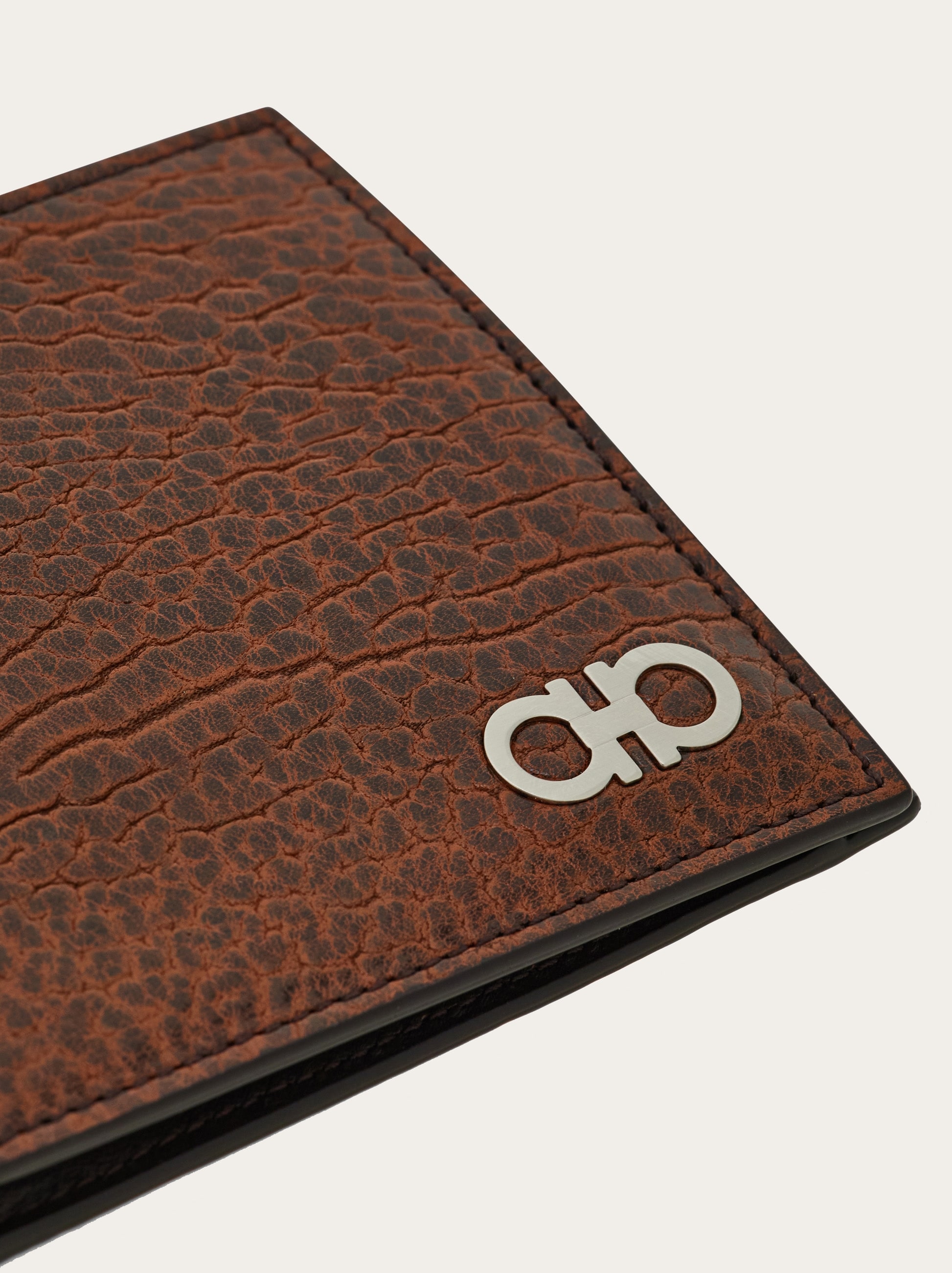 ガンチーニ 二つ折り財布 - メンズ | Ferragamo