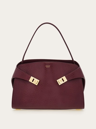 関税・送料込☆【FERRAGAMO】Hug Soft M レザーショルダーバッグ Hug ソフト バイカラー ワンショルダーバッグ(M) - ウィメンズ