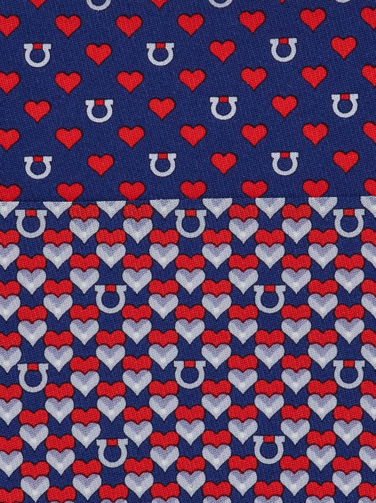 Cravatta in seta stampa Cuori Gallery image 2