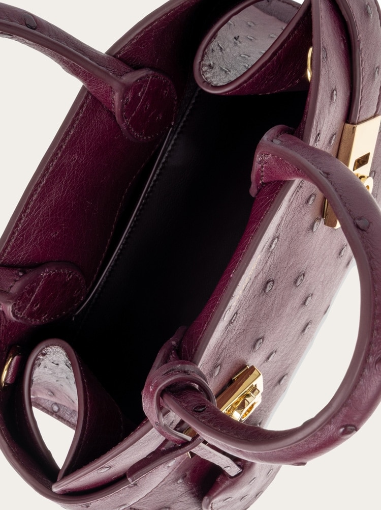 Hug handbag (XS) Gallery image 5