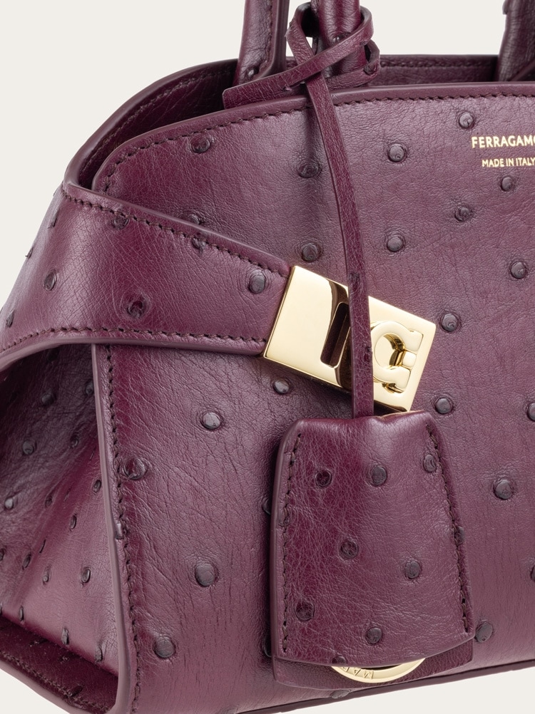 Hug handbag (XS) Gallery image 7