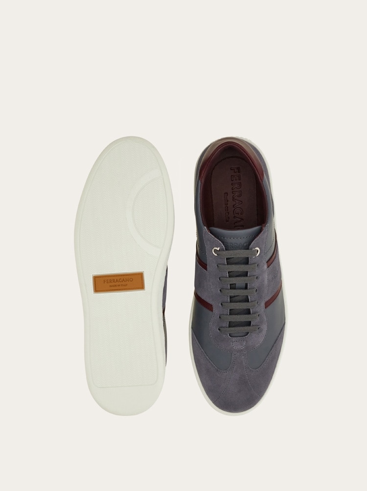 Sneakers bajas con firma Gallery image 5