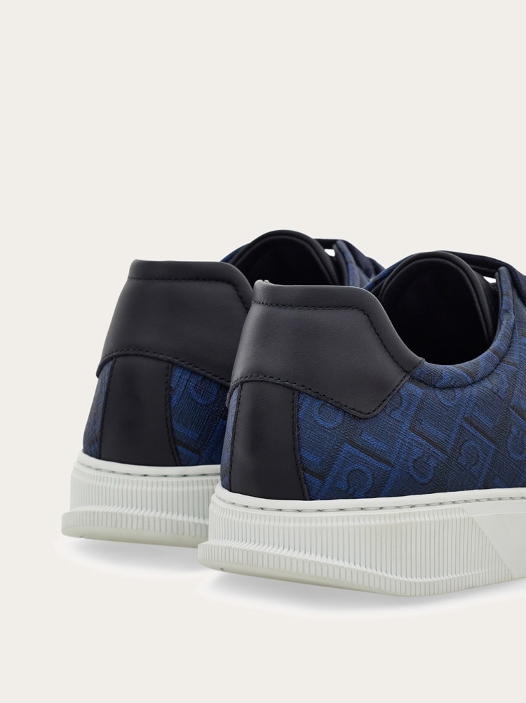 Low cut sneaker Gallery image 4