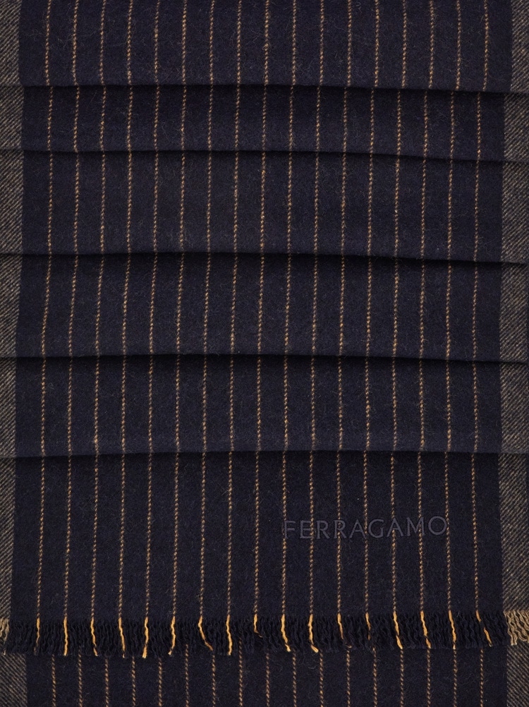 Cashmere scarf Gallery image 5