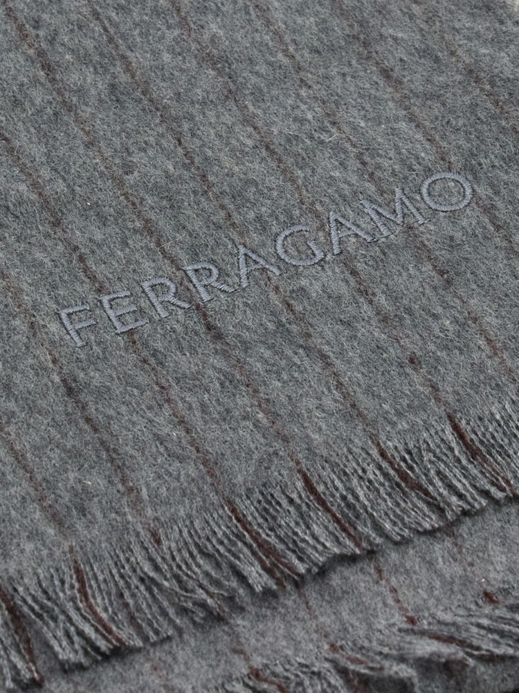 Sciarpa in cashmere Gallery image 2