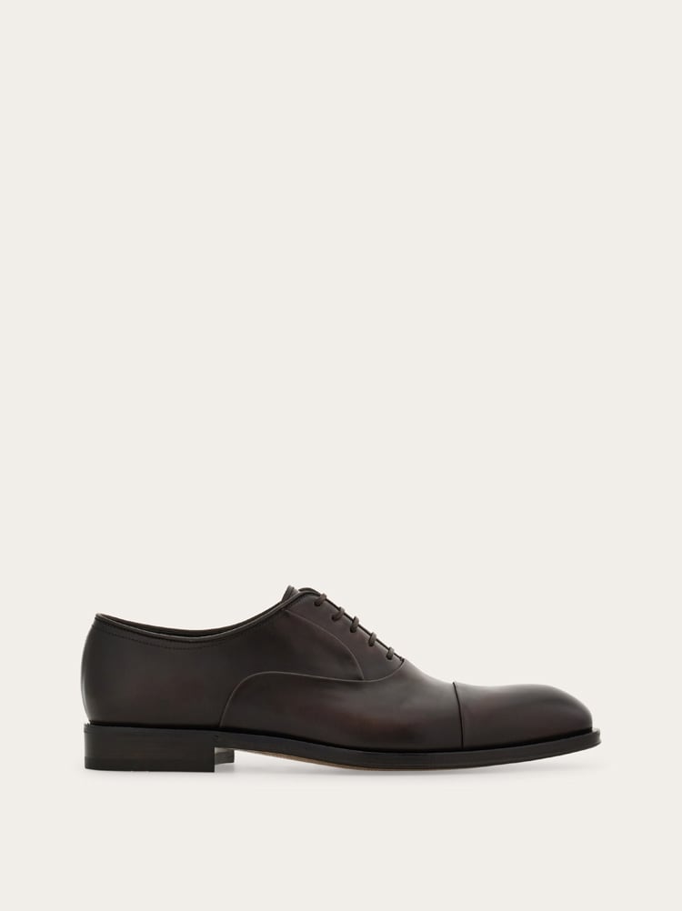 Oxford shoe with toe cap Gallery image 1