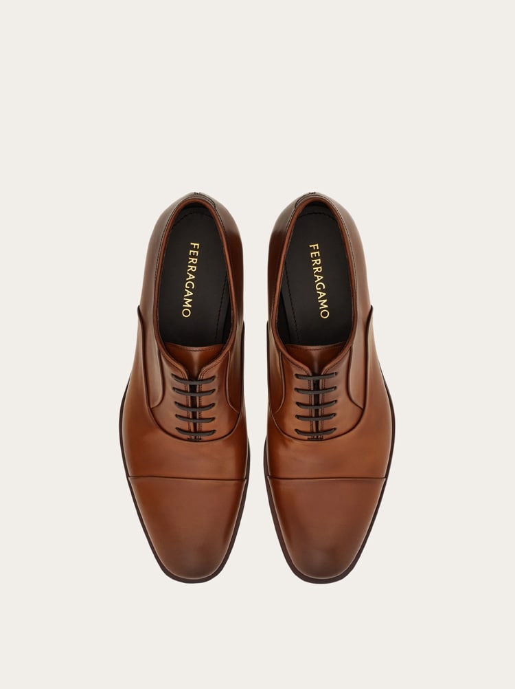 Oxford shoe with toe cap Gallery image 3