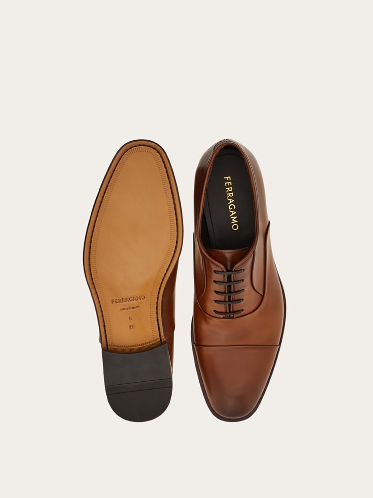 Oxford shoe with toe cap Gallery image 5