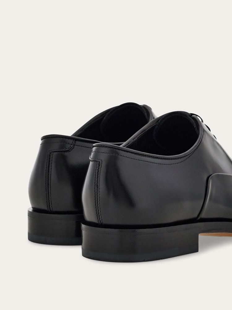 Oxford shoe with toe cap Gallery image 4