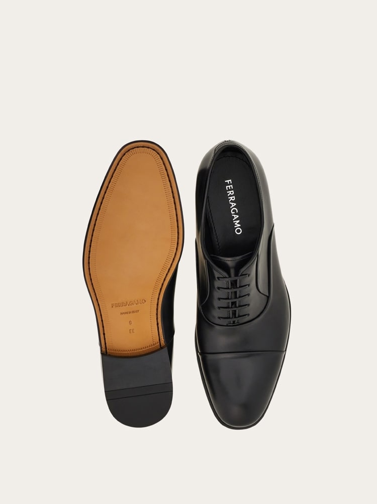 Oxford shoe with toe cap Gallery image 5