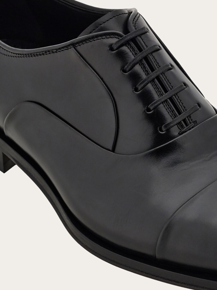 Oxford shoe with toe cap Gallery image 6