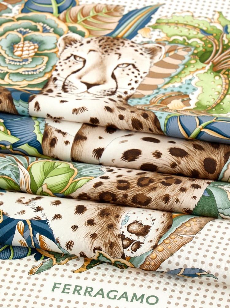 Cheetah print silk scarf Gallery image 4