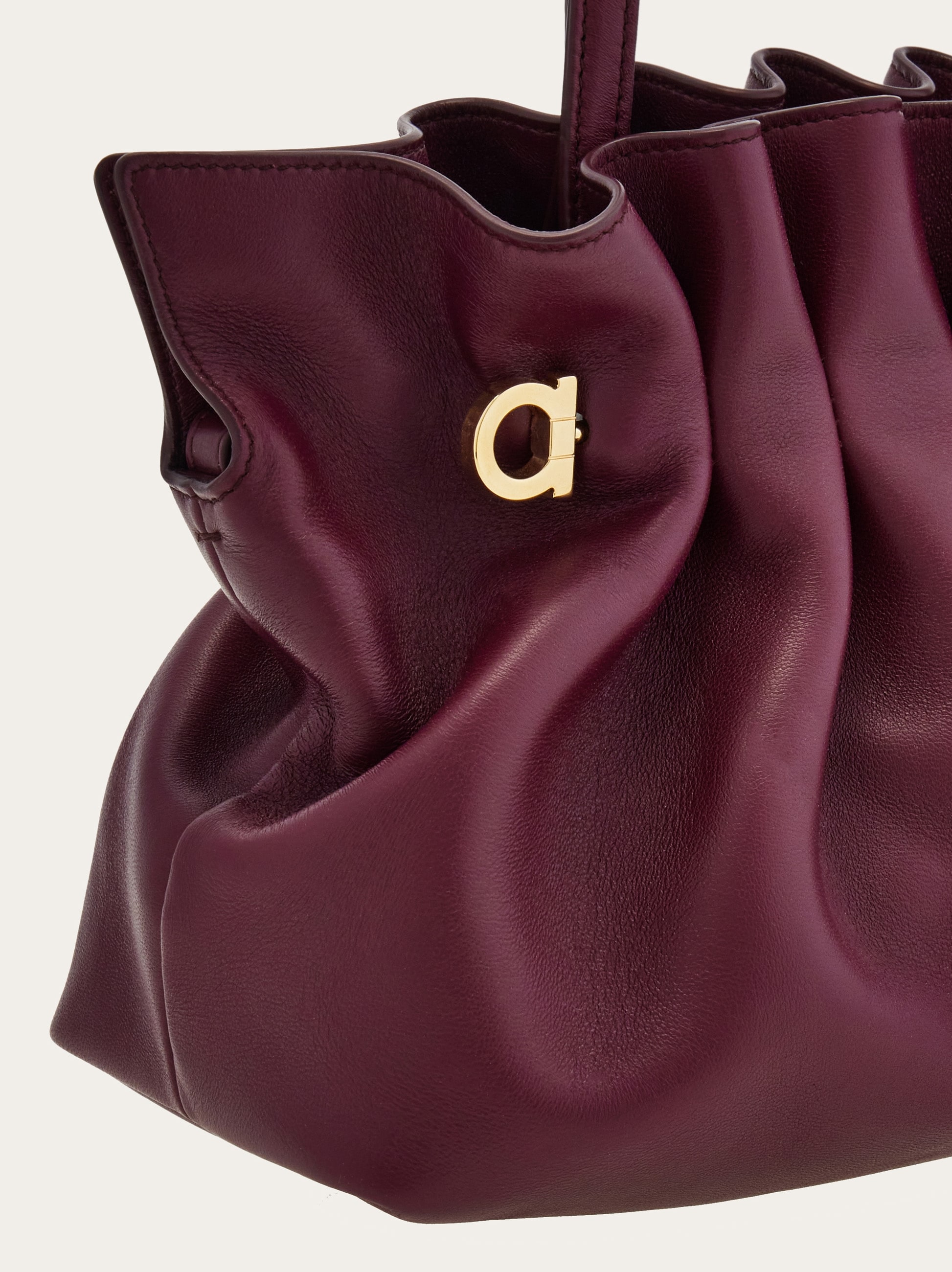 フェラガモ ソフトバッグ(S) - ウィメンズ | Ferragamo