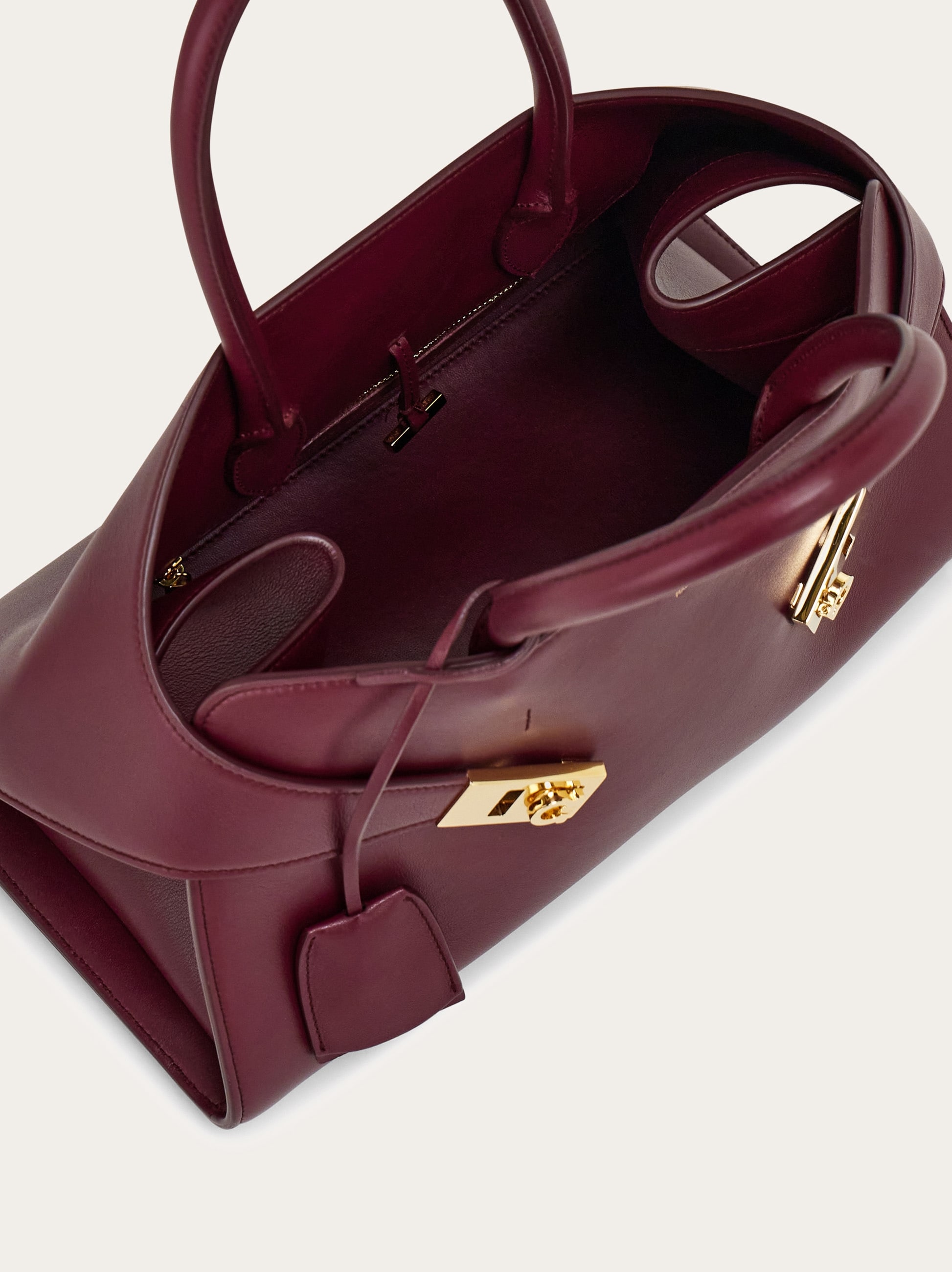 Hug ハンドバッグ(M) - ウィメンズ | Ferragamo