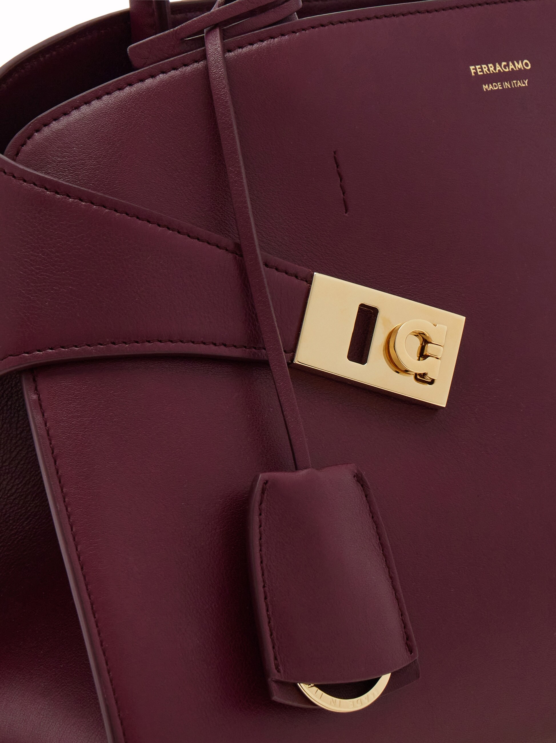 Hug handbag (M) - Women | Ferragamo