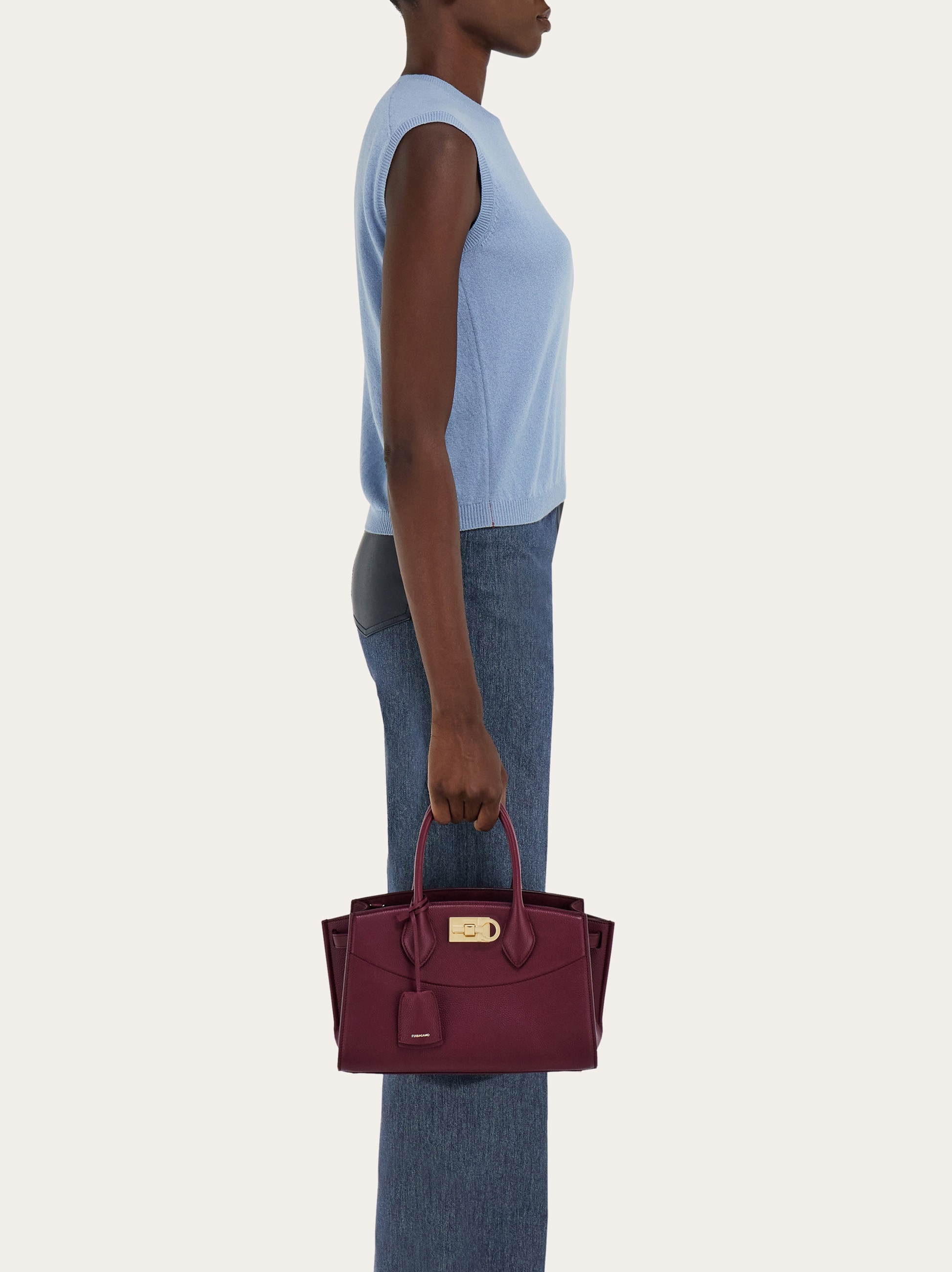 New Ferragamo Studio Soft Bag (M) - ウィメンズ | Ferragamo