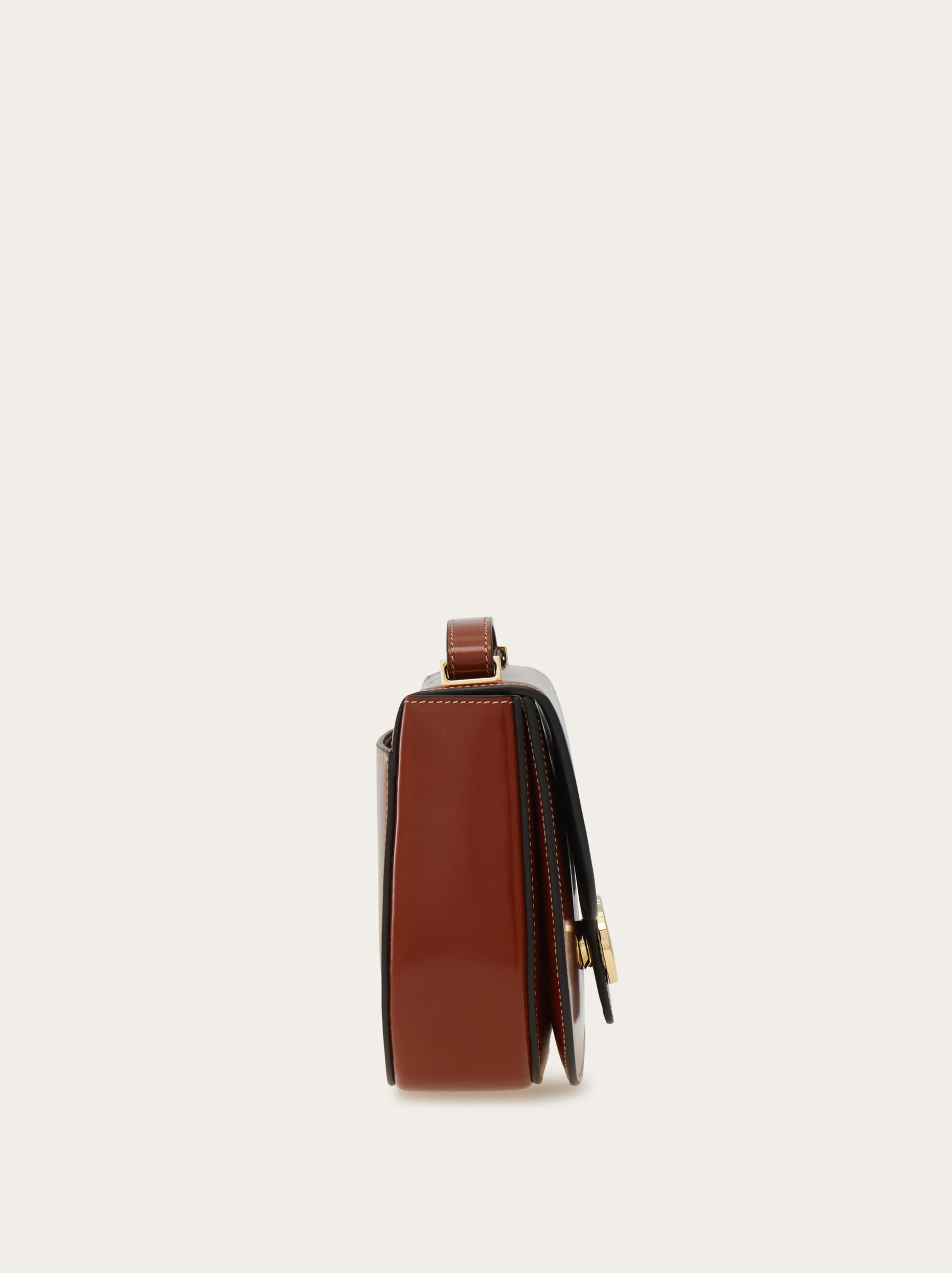 【極美品】【最新モデル】Ferragamo ガンチーニ レザー ボディバッグ FERRAGAMO（フェラガモ） ボディバッグ 24 1480 メンズ ガンチーニ