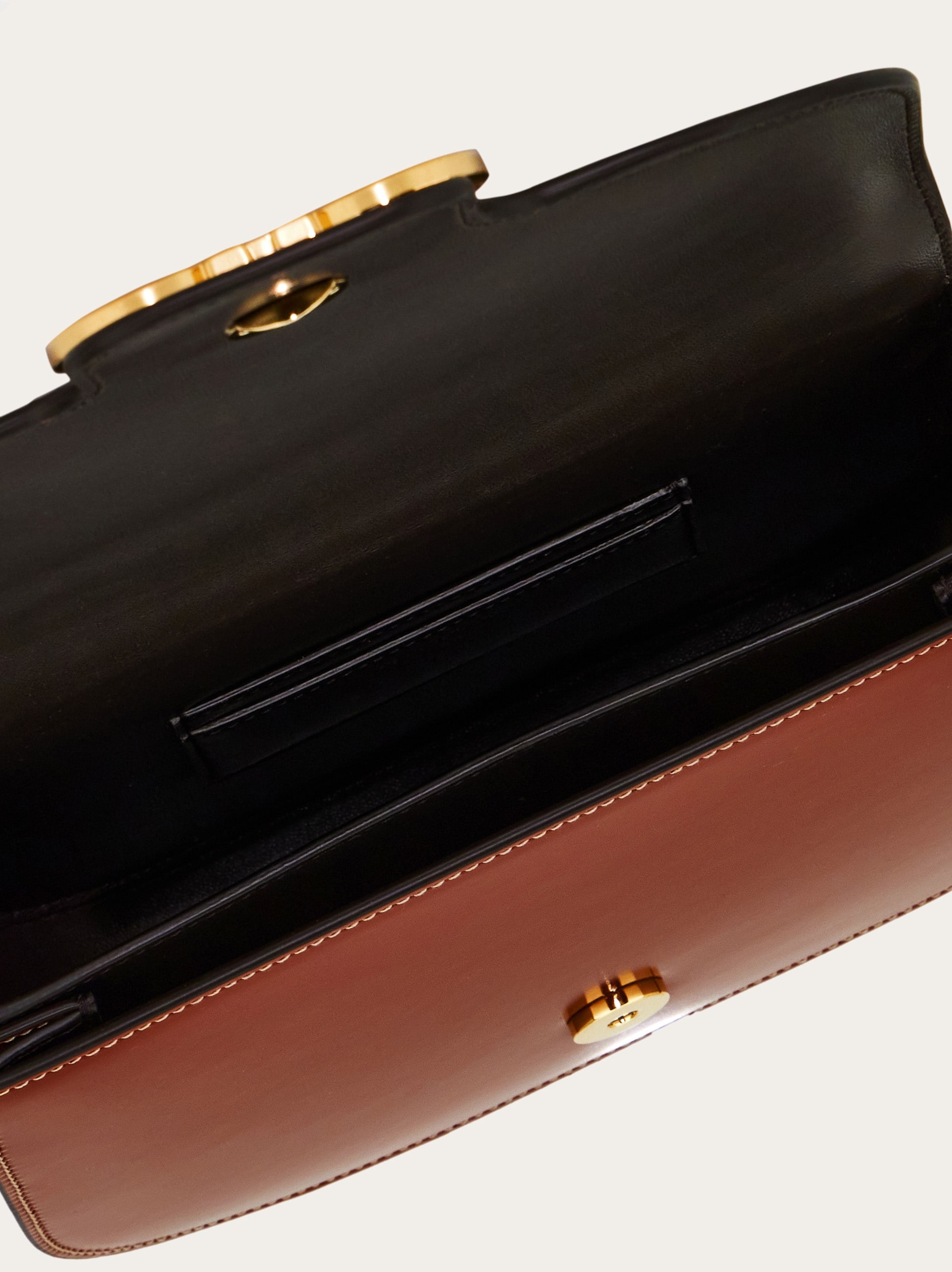 ダブル・ガンチーニ クロスボディバッグ(XS) - ウィメンズ | Ferragamo