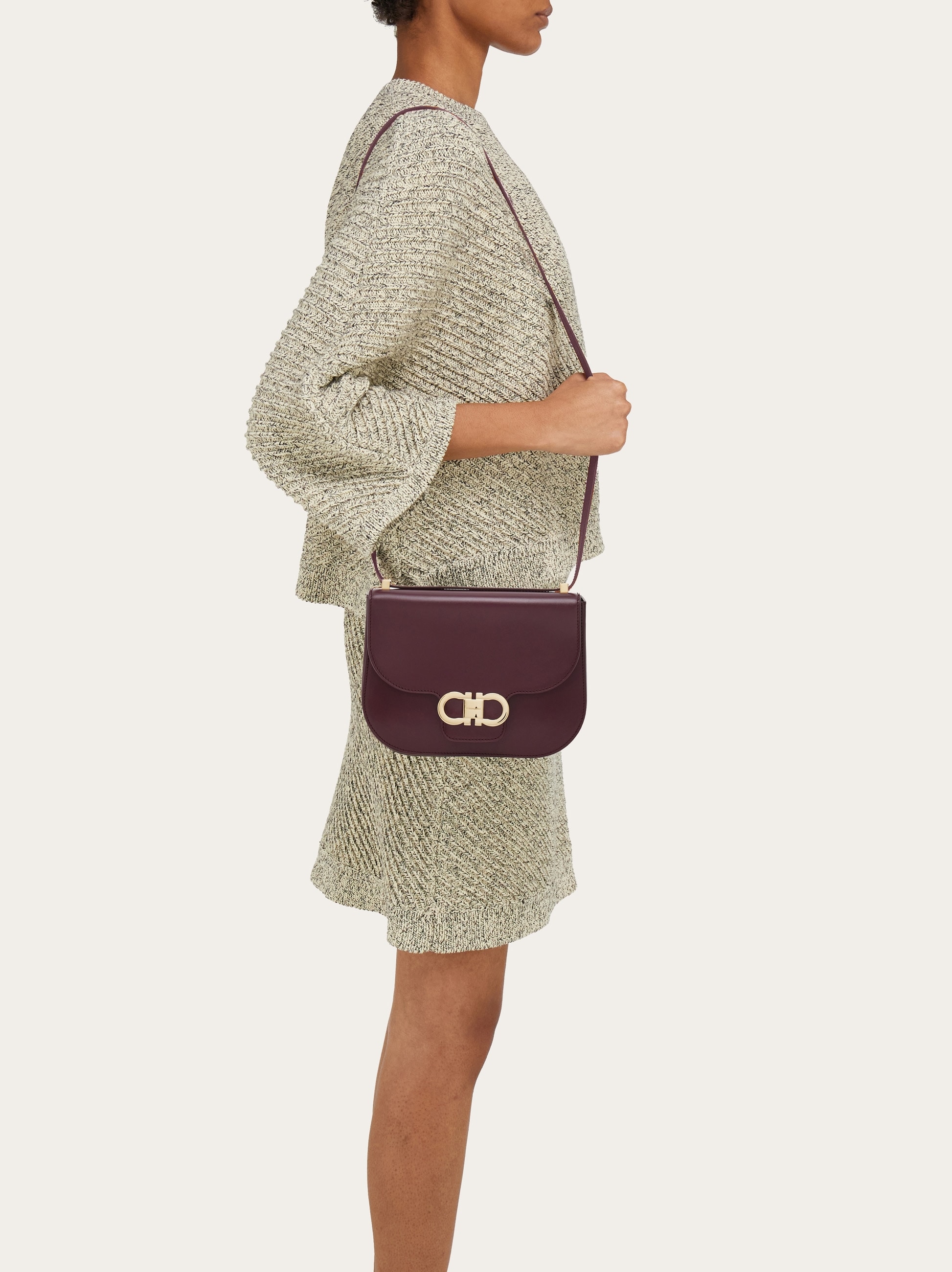 美品 Ferragamo フェラガモ ダブル ガンチーニ 2WAY ハンド ショルダー バッグ パープル a3845 FERRAGAMO - 美品 Ferragamo フェラガモ ダブル ガンチーニ 2WAY