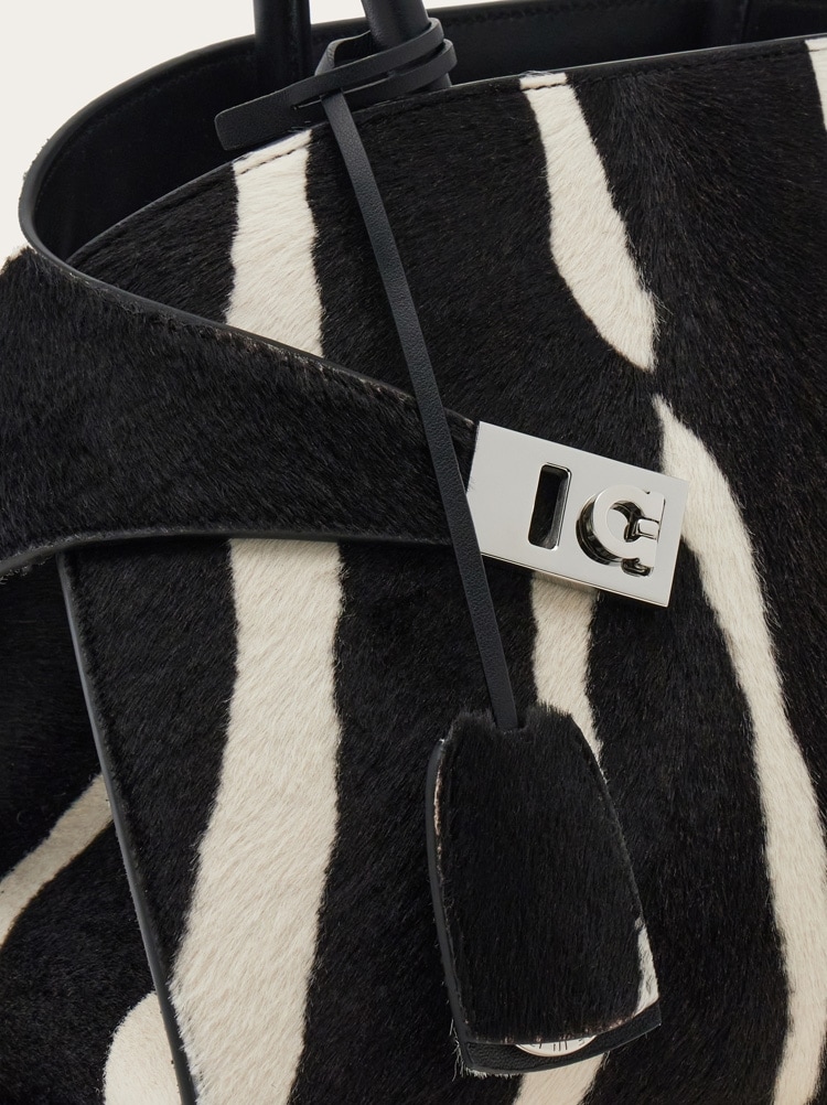 Hug handbag bicolor (M) Gallery image 7