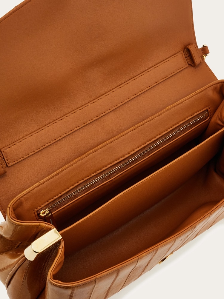 Front flap crossbody bag (S) Gallery image 6