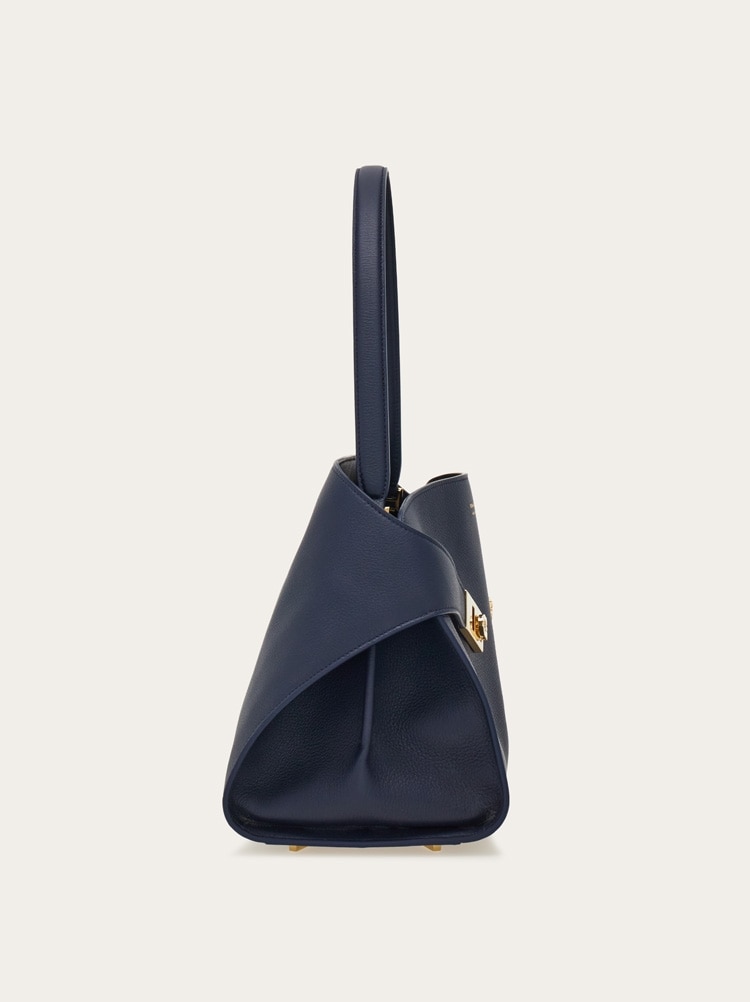 Hug soft bicolor shoulder bag (M) Gallery image 4