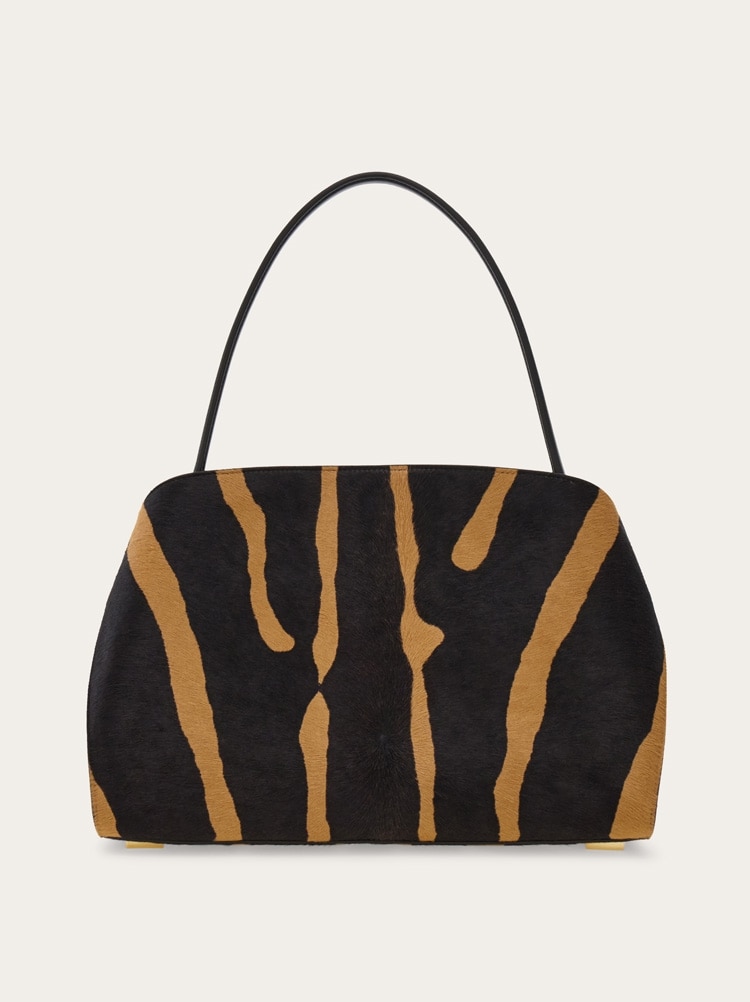 Hug soft bicolor shoulder bag (M) Gallery image 5