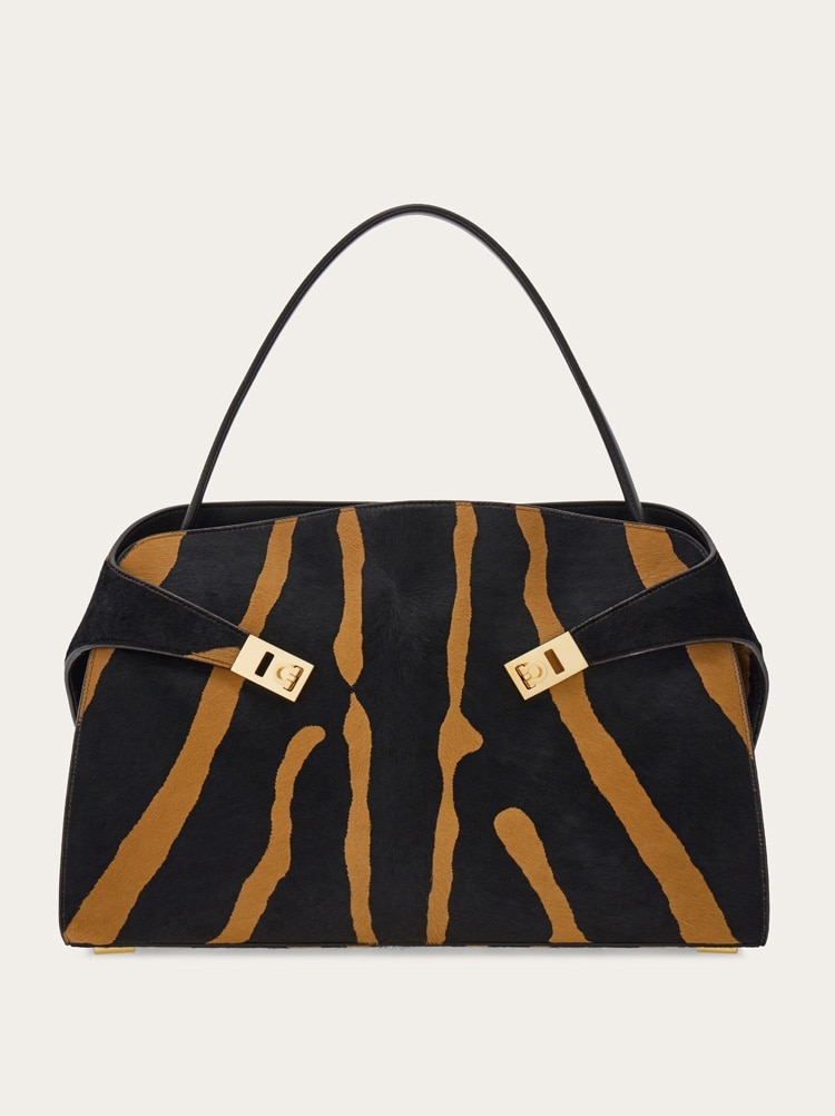 Hug soft bicolor shoulder bag (L) Gallery image 1