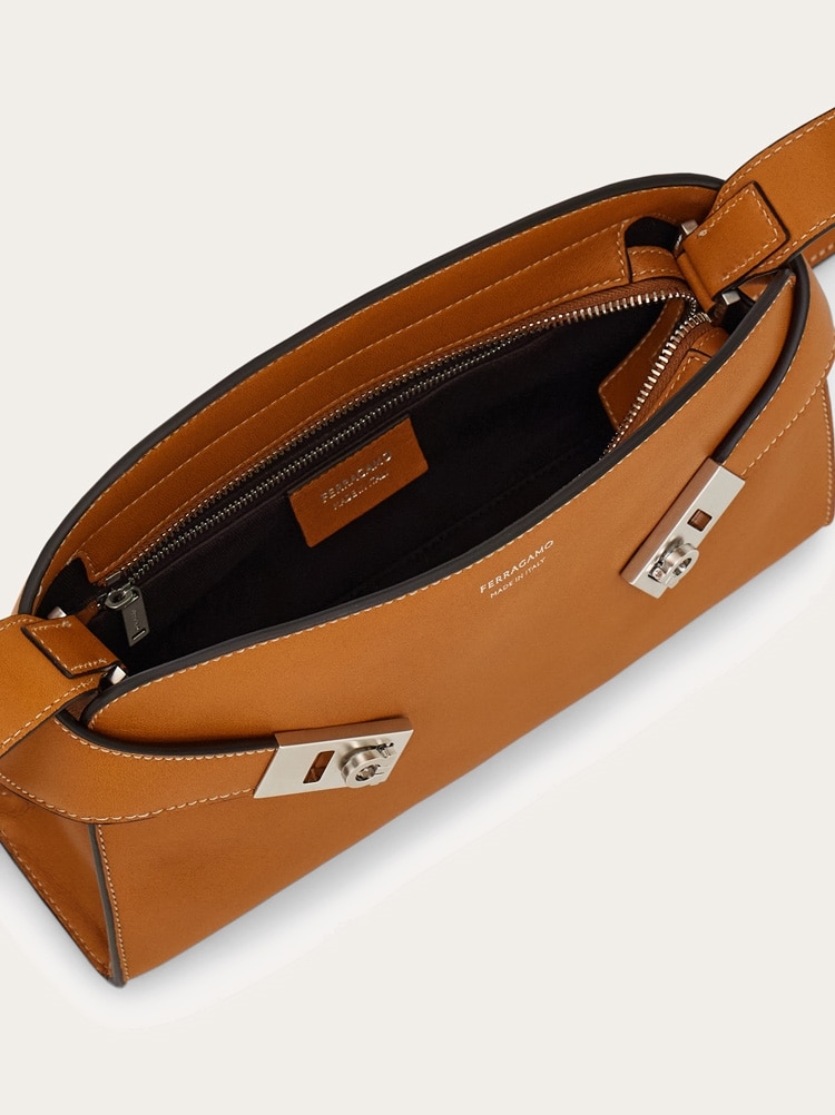 Hug messenger (S) Gallery image 5