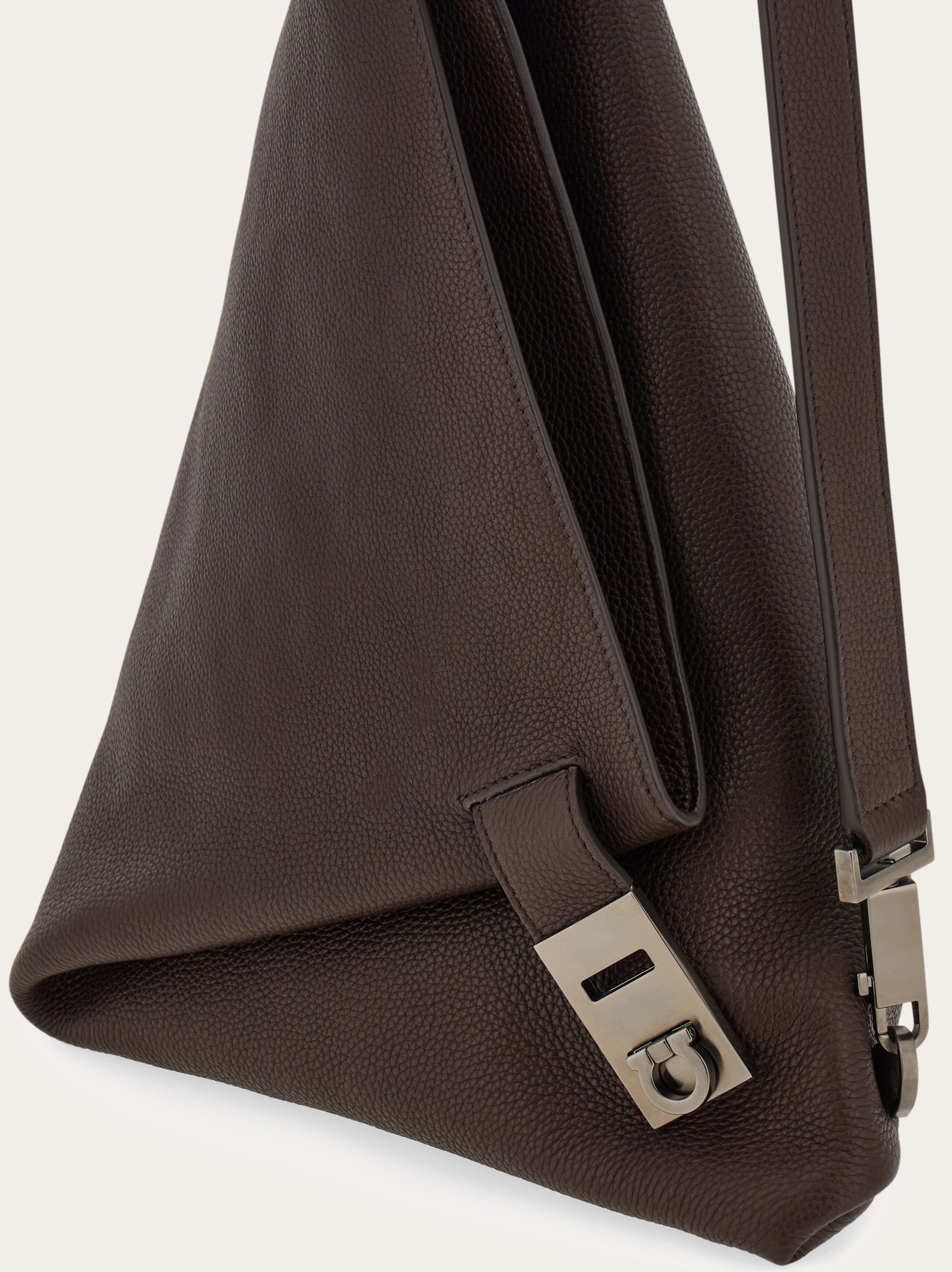 ショルダーバッグ(M) - メンズ | Ferragamo