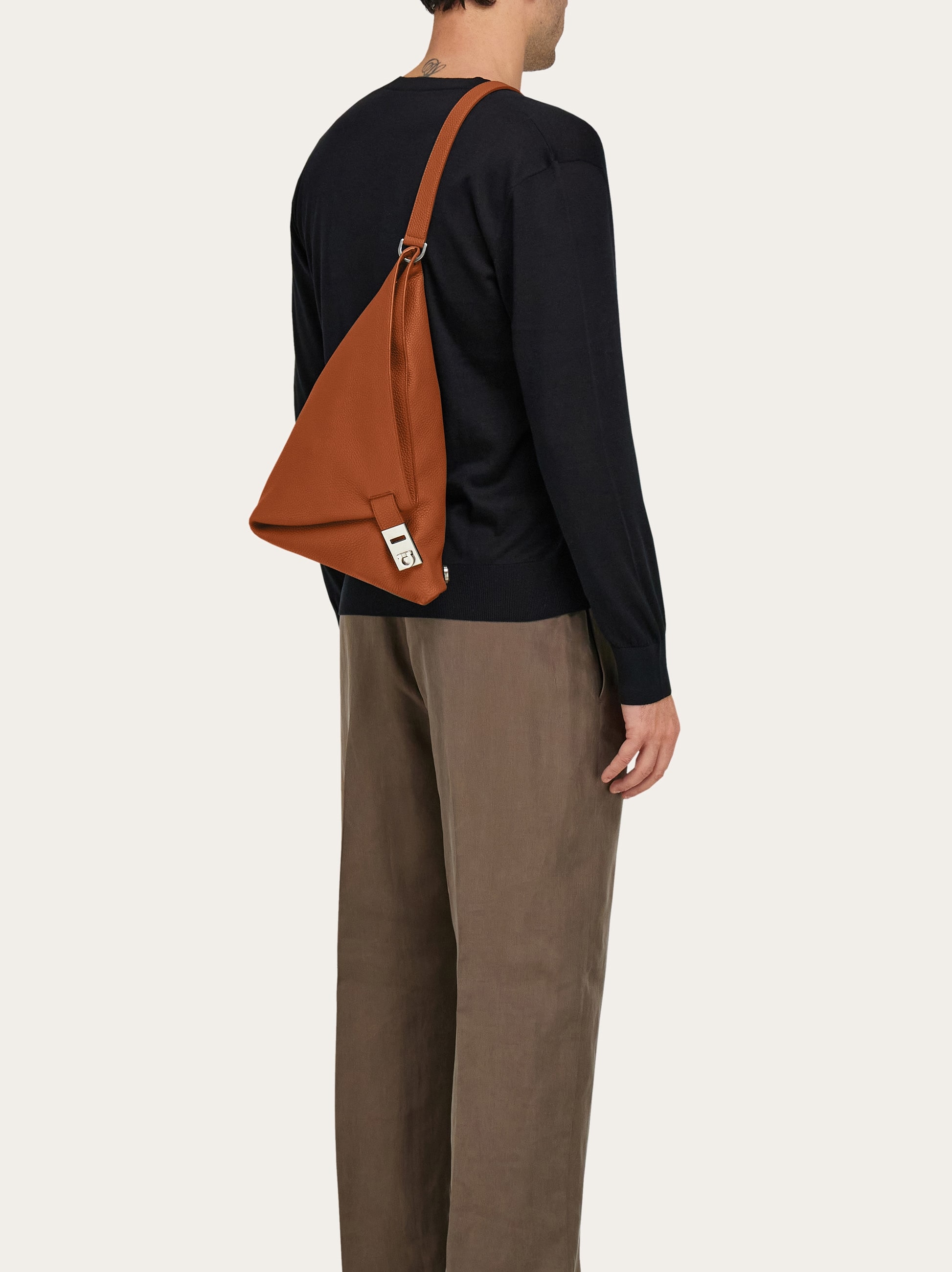 Hug buckle slingbag (M) - Men | Ferragamo