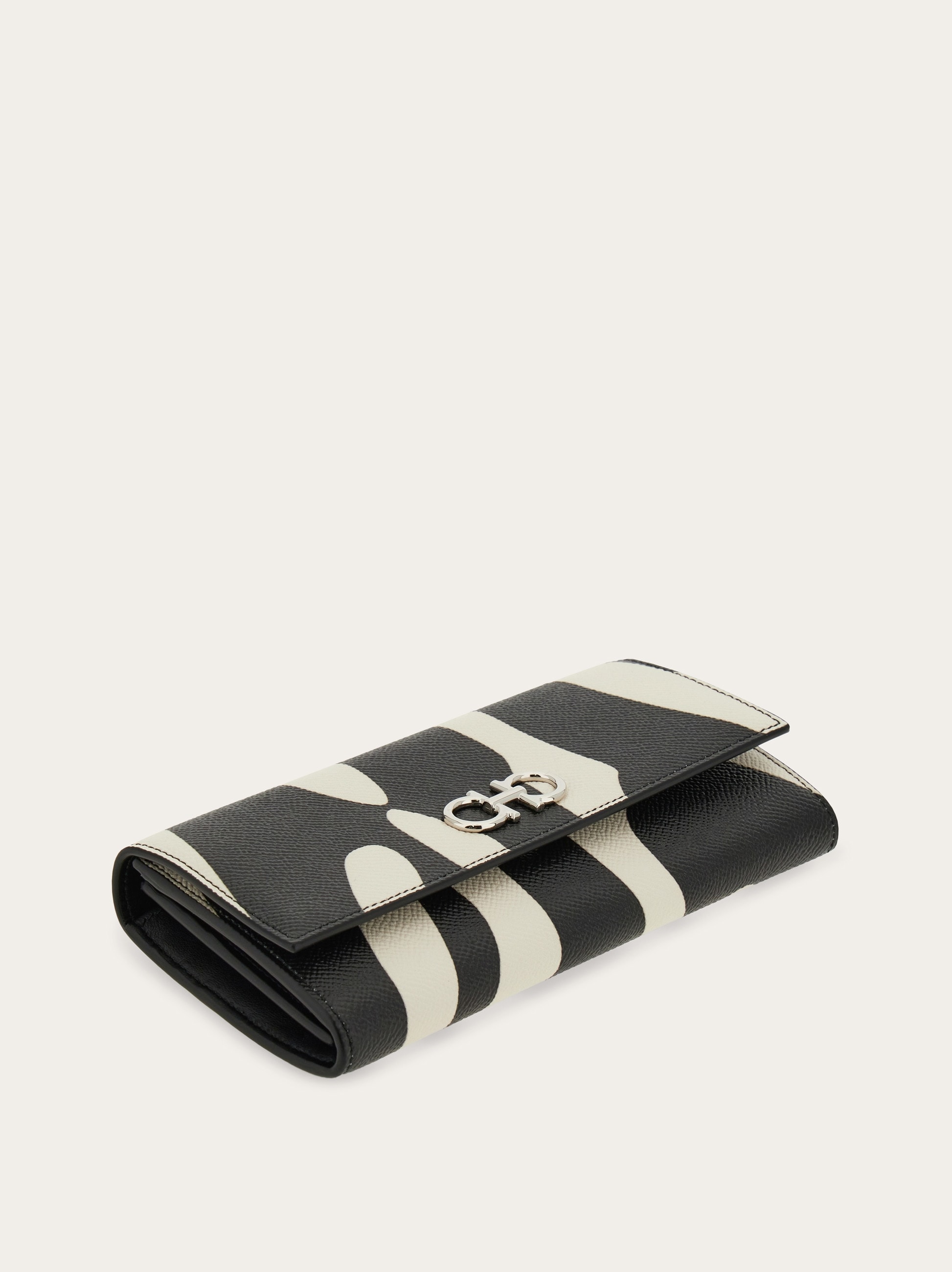 Gancini wallet with chain - Women | Ferragamo