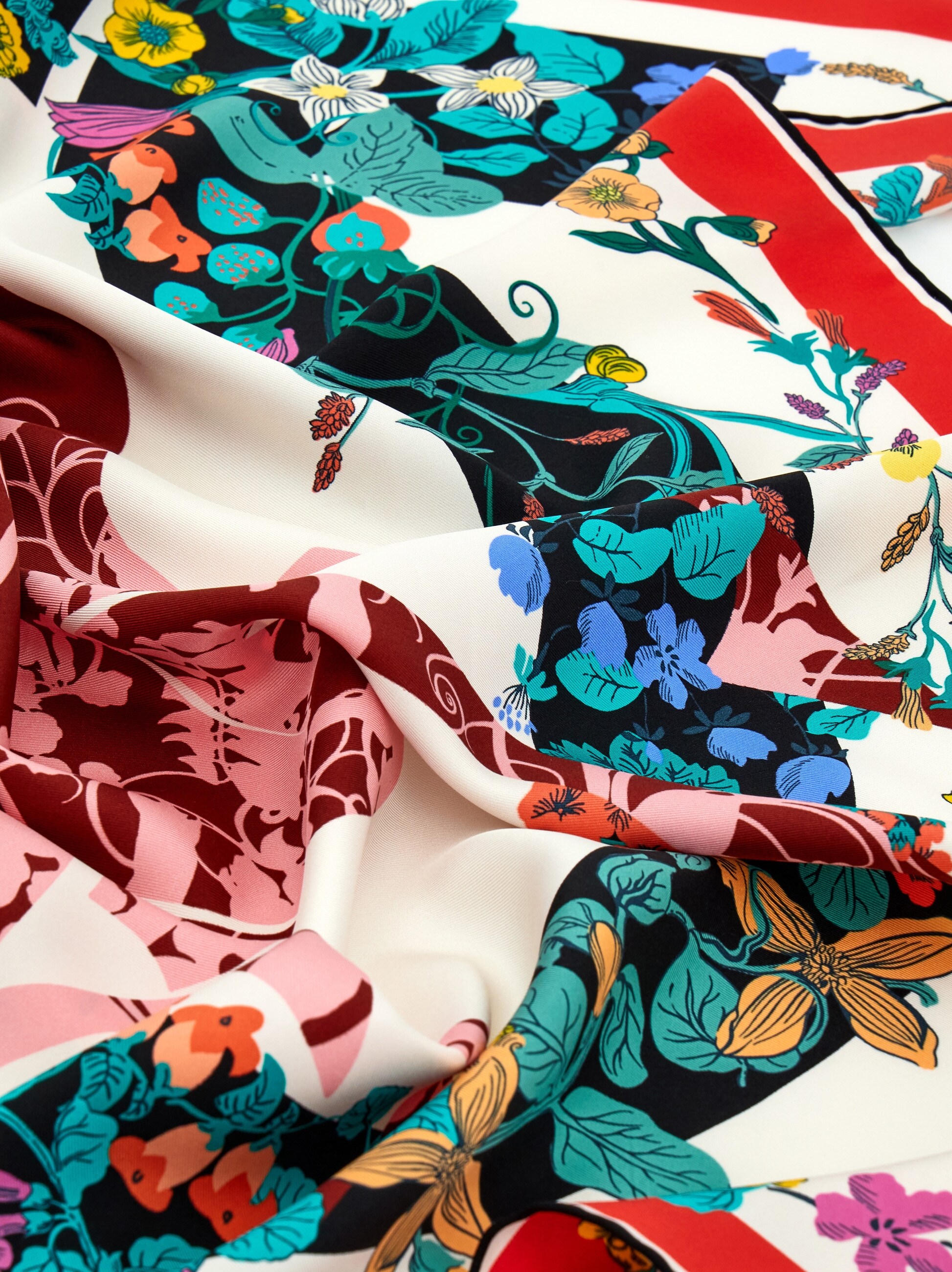 Pegasus print silk scarf - Women | Ferragamo